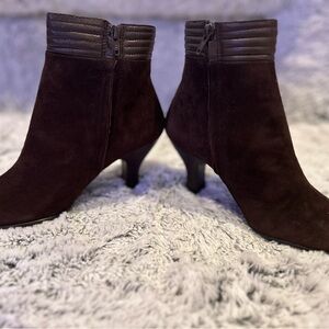 Brand New Söfft Chocolate Suede ankle boots